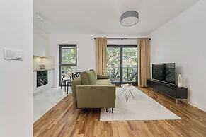 Studio Komuny Paryskiej by Renters