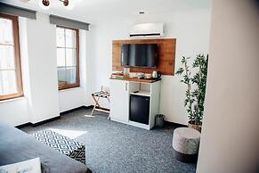 Yamalya Suites Hotel