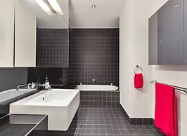 Perfect 4-bed Penthouse w/ Parking, Pool and Gym