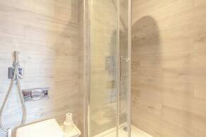 Sleek & Spacious 2BD Flat - Clapham