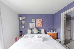 Sleek & Spacious 2BD Flat - Clapham