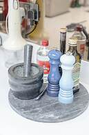 Sleek & Spacious 2BD Flat - Clapham