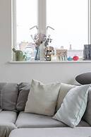 Sleek & Spacious 2BD Flat - Clapham