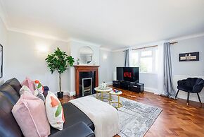 Convenient and Stylish 2-bed Apartment in Croydon