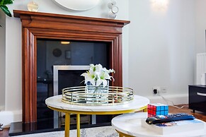 Convenient and Stylish 2-bed Apartment in Croydon