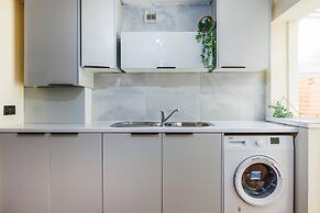 East Croydon Home - Contractors