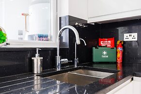 Luxurious - Pool Table - Games Room - Free Parking