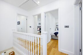 Luxurious - Pool Table - Games Room - Free Parking