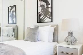 Luxurious - Pool Table - Games Room - Free Parking