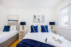 Luxurious - Pool Table - Games Room - Free Parking