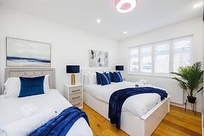 Luxurious - Pool Table - Games Room - Free Parking