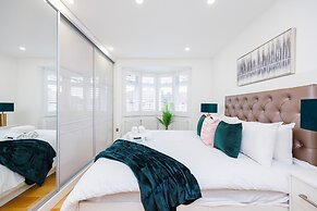 Luxurious - Pool Table - Games Room - Free Parking