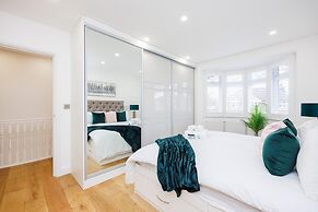 Luxurious - Pool Table - Games Room - Free Parking