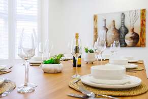 Luxurious - Pool Table - Games Room - Free Parking