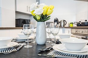 Central London 2 Bed Riverside