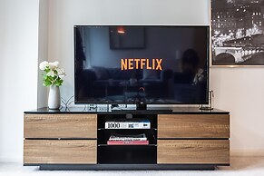 Central London 2 Bed Riverside