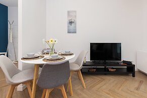 Apartment Mlyny Gdanskie by Renters