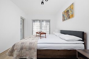 Lokum Salsa Apartment Cracow by Renters