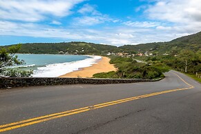 Paraíso em Balneário Camboriú - Praia do Estaleiro by ReservaStar