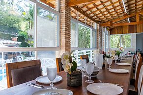 Chácara com Piscina a 40 min de SP