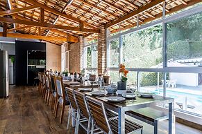 Chácara com Piscina a 40 min de SP