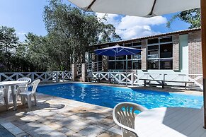 Chácara com Piscina a 40 min de SP