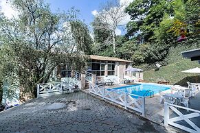 Chácara com Piscina a 40 min de SP