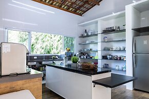 Chácara com Piscina a 40 min de SP