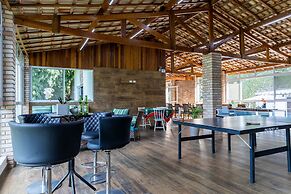 Chácara com Piscina a 40 min de SP