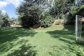 Chácara com Piscina a 40 min de SP