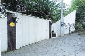 Chácara com Piscina a 40 min de SP