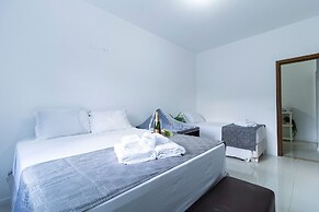 Chácara com Piscina a 40 min de SP