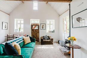 Beautiful Riverside Lodge in Newbridge on Wye