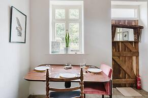 Beautiful Riverside Lodge in Newbridge on Wye