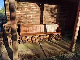 Beautiful Riverside Lodge in Newbridge on Wye