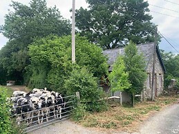 Beautiful Riverside Lodge in Newbridge on Wye