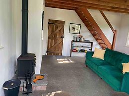 Beautiful Riverside Lodge in Newbridge on Wye