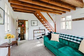 Beautiful Riverside Lodge in Newbridge on Wye