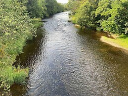 Beautiful Riverside Lodge in Newbridge on Wye