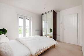 Stunning 5-bed House in Ashford