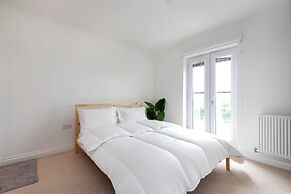 Stunning 5-bed House in Ashford
