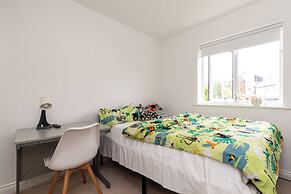 Stunning 5-bed House in Ashford