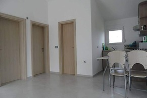 Apartment With a Pool, Mountainview, Near the Sea!