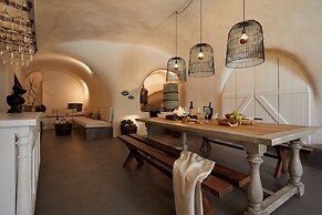 Arxegono Cave Houses Santorini
