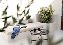 Arxegono Cave Houses Santorini