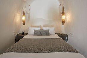 Arxegono Cave Houses Santorini