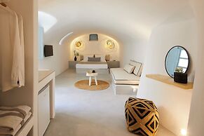 Arxegono Cave Houses Santorini