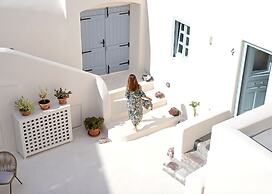 Arxegono Cave Houses Santorini