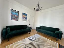 Hastings Stunning Town Centre 2 bed House