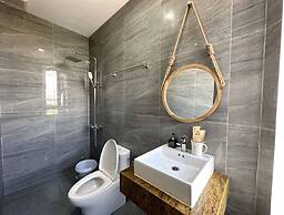 OYO 1193 Huynh Gia Hotel